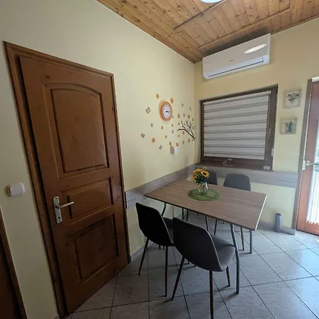 Apartament In 54574